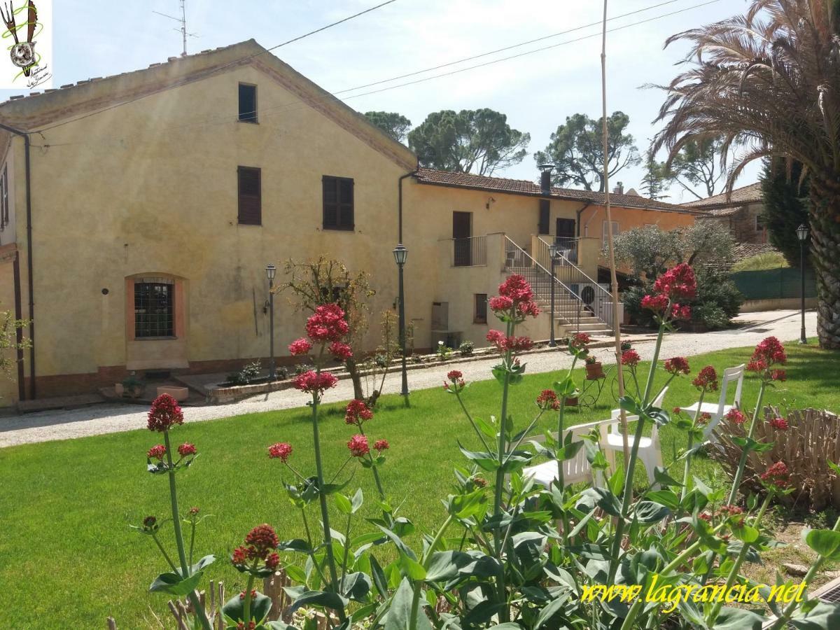 Maison d'hôtes "La Grancia" Country House à Treia Extérieur photo